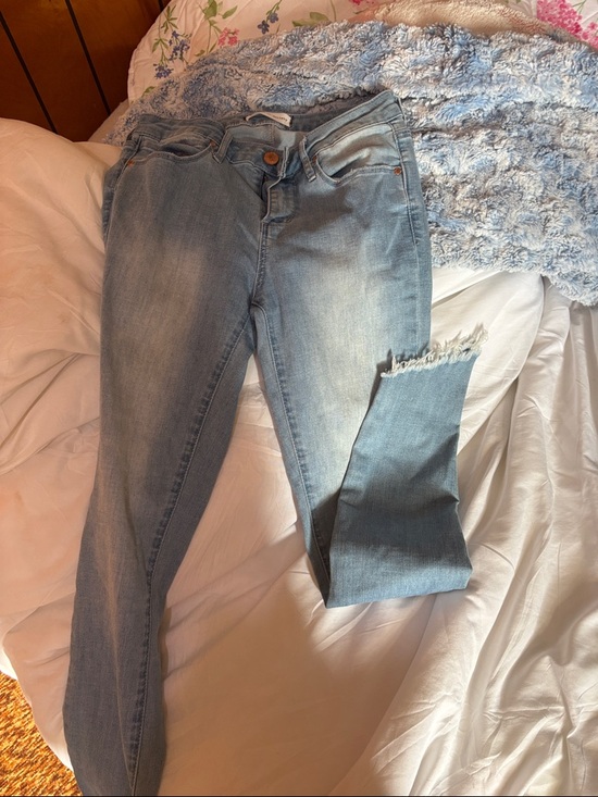 Articles Of Society Denim - Articles Of Society Light Wash Skinny Jeans with Frayed Hem